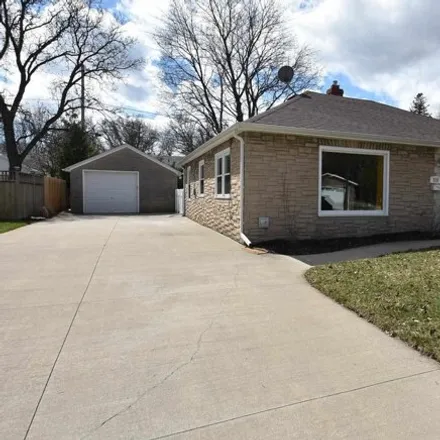 Buy this 2 bed house on 327 East Frances Street in Appleton, WI 54911
