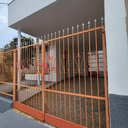 Buy this 2 bed house on Rua Guilherme Lourenção in Anhangabaú, Jundiaí - SP