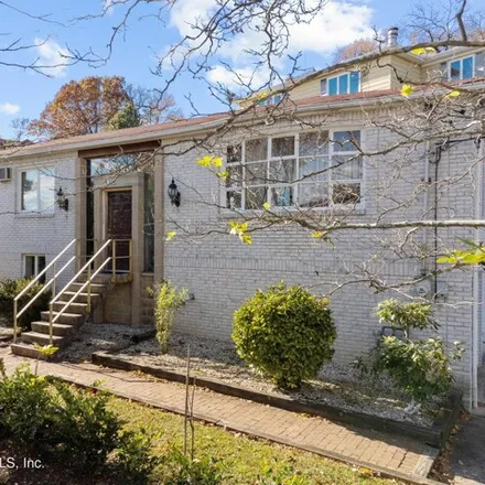 Buy this 4 bed house on 44 Douglas Road in New York, NY 10304
