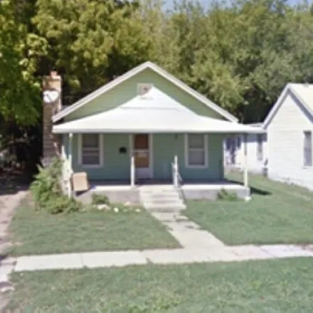 Buy this 2 bed house on 926 East 6th Avenue in Winfield, KS 67156