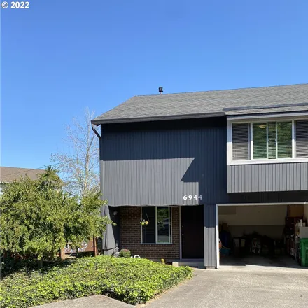 Buy this 2 bed condo on 6944 Northeast 13th Avenue in Portland, OR 97211