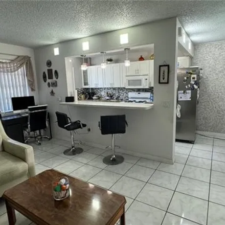 Image 5 - 160 Northeast 203rd Terrace, Andover Lakes Estates, Miami Gardens, FL 33179, USA - Apartment for rent