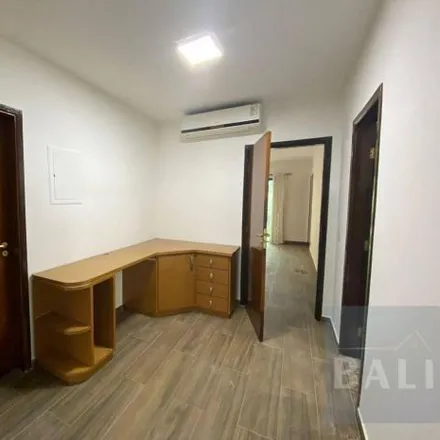 Buy this 3 bed apartment on Avenida Prefeito Moacyr Freire in Monção, Taubaté - SP