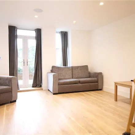 Image 9 - Walpole Court, Ealing Green, London, W5 5QS, United Kingdom - Apartment for rent