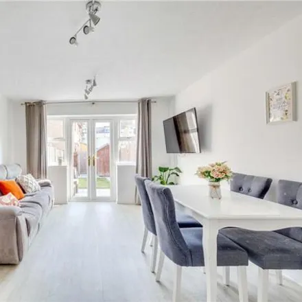 Image 1 - 2 Bowman Mews, London, SW18 5TG, United Kingdom - Townhouse for sale