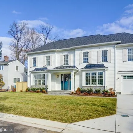 Image 2 - 5009 Greenway Drive, Bethesda, MD 20816, USA - House for sale
