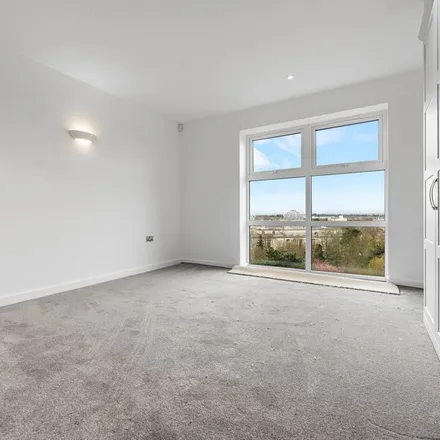 Rent this 3 bed apartment on Park Plaza in Greyfriars Road, Cardiff