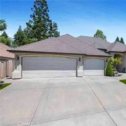 Image 2 - 1364 East Jamestown Drive, Fresno, CA 93720, USA - House for sale