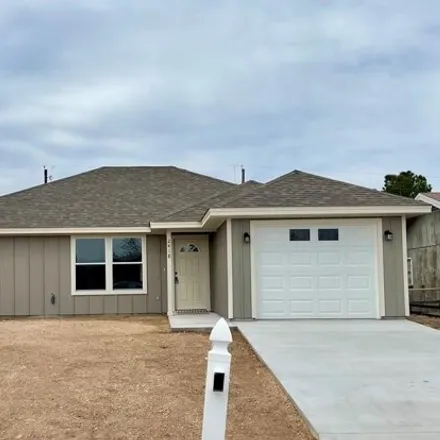 Buy this 3 bed house on 663 East 29th Street in San Angelo, TX 76903