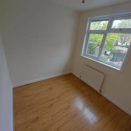 Image 3 - Colchester Road, Burnt Oak, London, HA8 0QX, United Kingdom - Apartment for rent