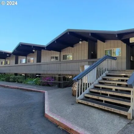 Image 1 - 234 North 3rd Court, Coos Bay, OR 97420, USA - Condo for sale
