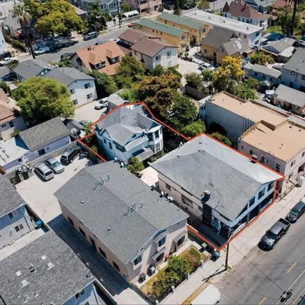 Buy this 16 bed house on 311 East 30th Street in Los Angeles, CA 90011