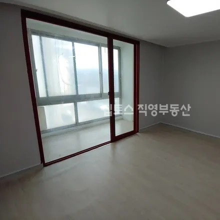 Rent this studio apartment on 서울특별시 서초구 잠원동 49-9