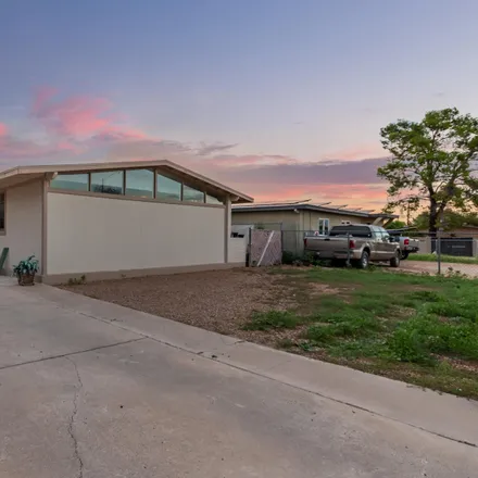 Buy this 3 bed house on 1800 Kit Place in Tucson, AZ 85713