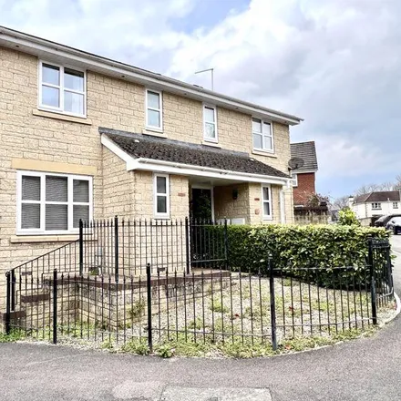 Rent this 3 bed duplex on Meadowsweet Drive in Calne, SN11 0RP