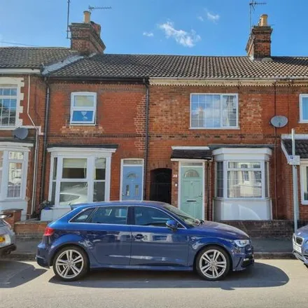 Buy this 2 bed townhouse on 40 Springfield Road in Leighton Buzzard, LU7 2QS