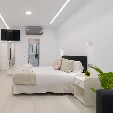 Rent this studio apartment on Las Palmas de Gran Canaria in Calle Lucas Fernández Navarro, 35007 Las Palmas de Gran Canaria