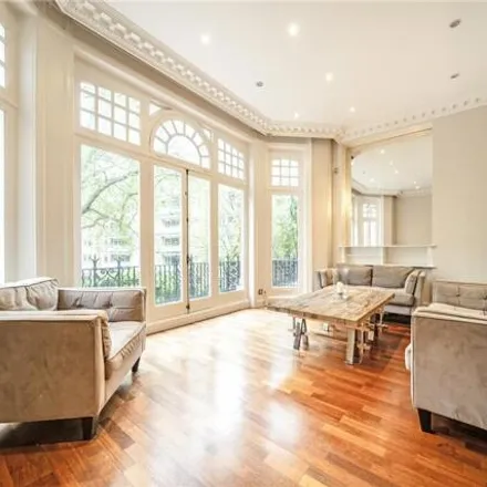 Rent this 2 bed room on 49 Elm Park Gardens in London, SW10 9PB