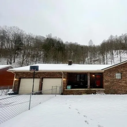 Buy this 3 bed house on 2259 Little Robinson Creek in Pike County, KY 41572