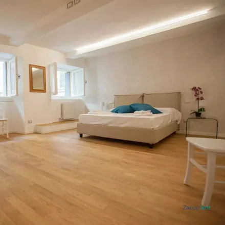 Image 3 - Via Adua, 1a, 37121 Verona VR, Italy - Apartment for rent