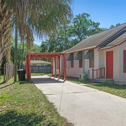 Buy this 3 bed house on 1535 Douglas Avenue in Dunedin Isles, Palm Harbor