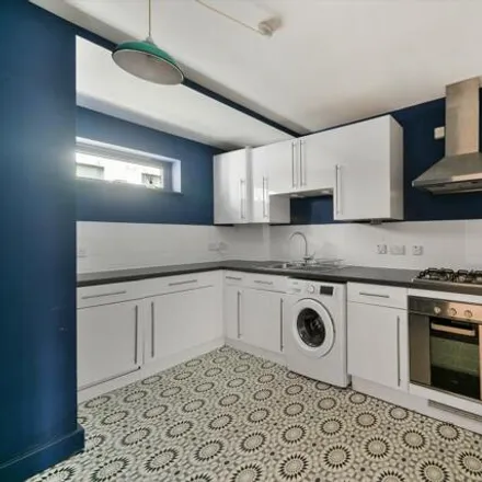 Image 2 - Texryte House, Balmes Road, London, N1 5EY, United Kingdom - Apartment for rent