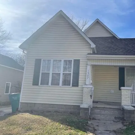 Buy this 3 bed house on 1571 North Irving Avenue in Springfield, MO 65803