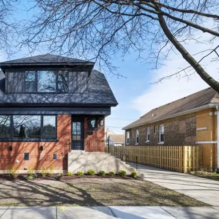 Image 1 - 5735 North Mango Avenue, Chicago, IL 60646, USA - House for sale