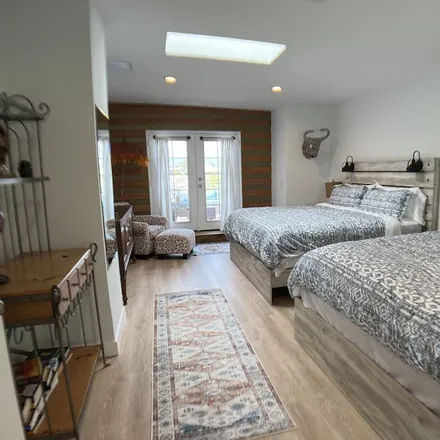 Rent this 3 bed condo on Venice in Los Angeles, CA