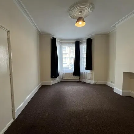 Image 2 - Roundwood Road, London, NW10 9UN, United Kingdom - Apartment for rent