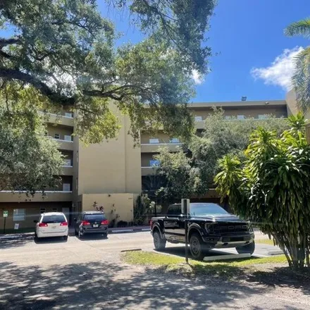 Buy this 1 bed condo on Southwest 40th Avenue in Playland Isles, Dania Beach