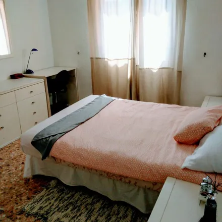 Rent this 8 bed apartment on Mercadona in Carrer de la Mare de Déu dels Desemparats, 46920 Mislata