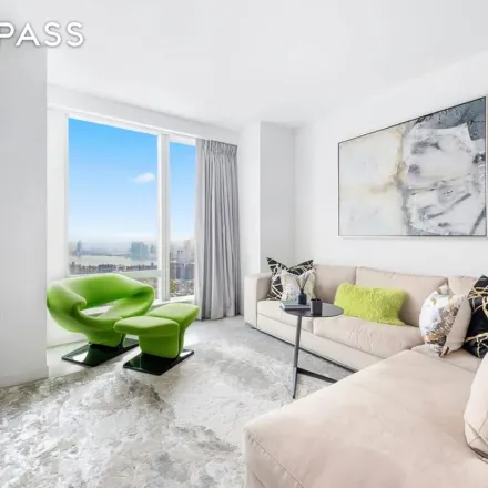 Rent this 3 bed apartment on One Manhattan Square - Tower in 225 Cherry Street, New York