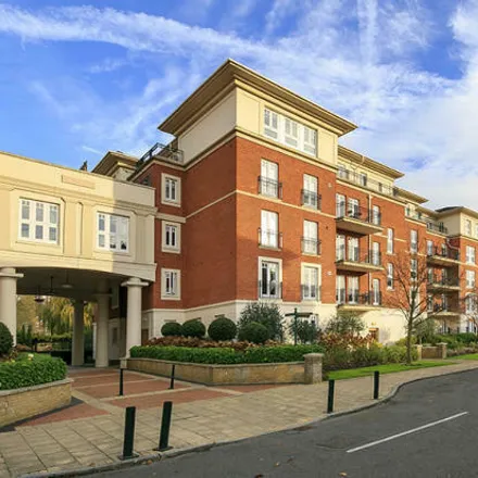 Rent this 2 bed apartment on Clevedon Road in Twickenham, Great London