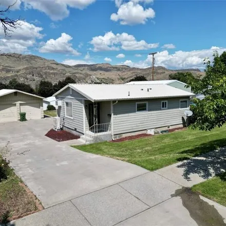 Buy this 2 bed house on 830 Tulip Street in Coulee Dam, Okanogan County