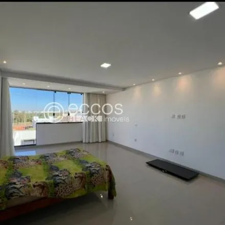 Rent this 4 bed house on Rua Santa Albertina in Laranjeiras, Uberlândia - MG