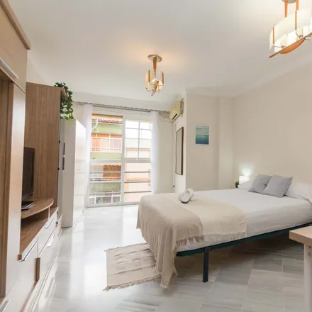Rent this 4 bed room on Calle Blas de Lezo in 7, 29011 Málaga