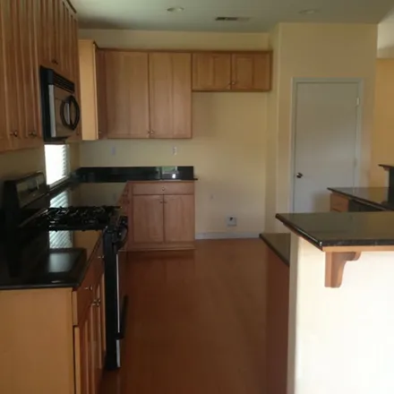 Image 7 - 2566 South Creekside Drive, Los Banos, CA 93635, USA - Apartment for rent