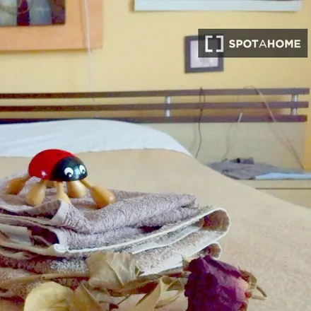 Rent this 2 bed room on Scuola dell’infanzia Pescarenico 1 in Alzaia Naviglio Pavese, 20142 Milan MI