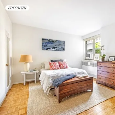 Image 3 - 525 East 86th Street, New York, NY 10128, USA - Townhouse for sale