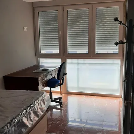 Rent this 5 bed apartment on Camino de Ronda 172 in Camino de Ronda, 18003 Granada