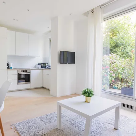 Rent this 1 bed apartment on 109 Rue de Longchamp in 92200 Neuilly-sur-Seine, France