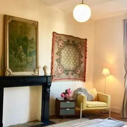 Rent this 13 bed apartment on Rue de la Consolation - Trooststraat 105 in 1030 Schaerbeek - Schaarbeek, Belgium
