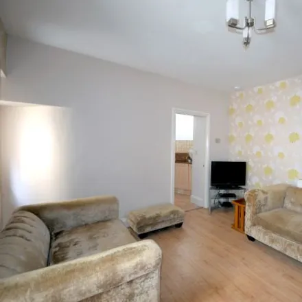 Rent this 3 bed apartment on Trinity Hill in Torquay, TQ1 2AS