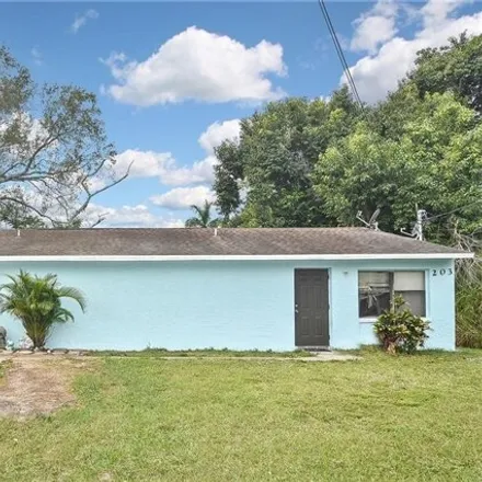 Buy this studio house on 233 Charlotte Avenue in Fort Myers, FL 33916