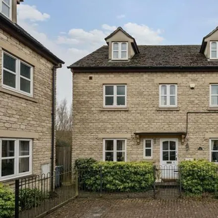 Buy this 5 bed house on Northfield Farm Lane in Witney, United Kingdom