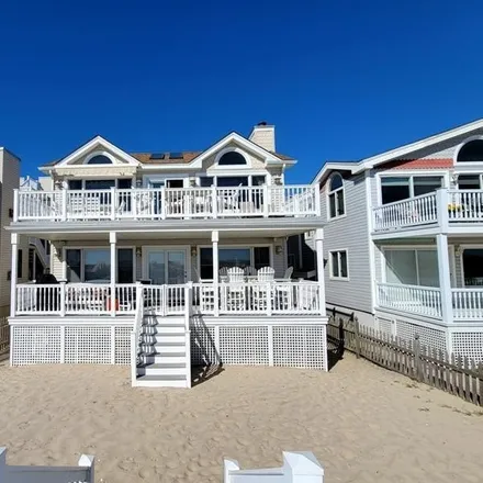 Buy this 4 bed condo on 4921 Central Avenue in Ocean City, NJ 08226