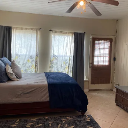Rent this 1 bed room on 3081 Alta Vista Street in Sarasota, FL 34237