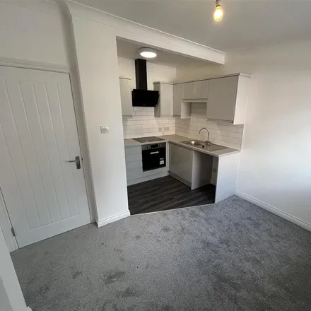 Image 2 - Spinners End Drive, Cradley Heath, B64 5LG, United Kingdom - Apartment for rent