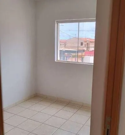 Buy this 2 bed apartment on Rua Minas Gerais in Chácaras Anhanguera, Valparaíso de Goiás - GO